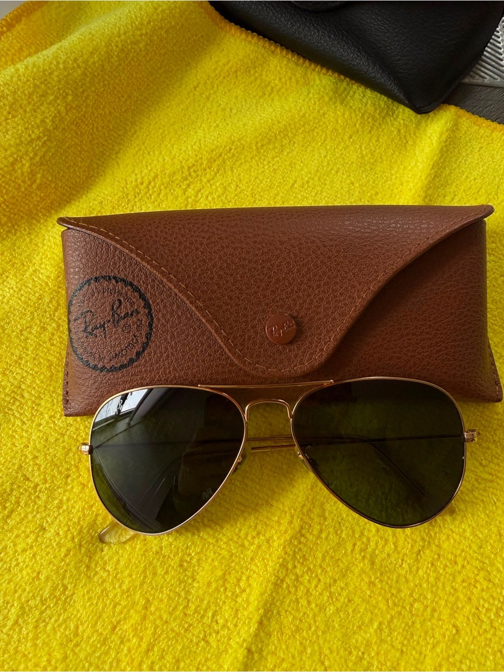 Ray-Ban Gold Frame Sunglasses Aviator with Green Lenses